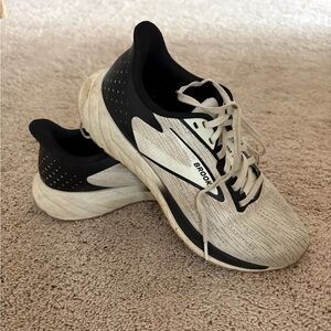 Brooks Anthem 7 Dual-Tone Athletic Sneakers